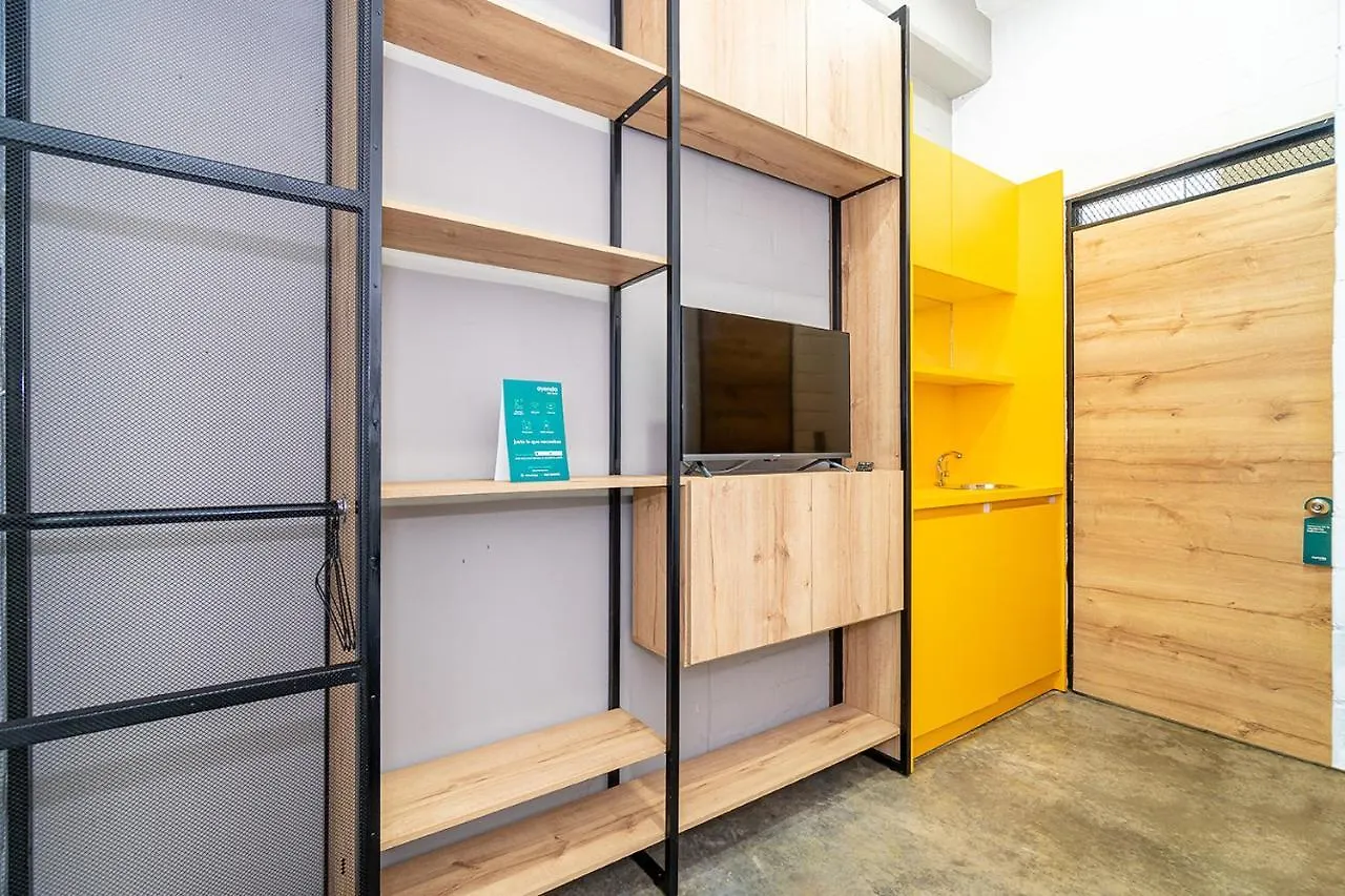 ホテル Ayenda Living Box カリ