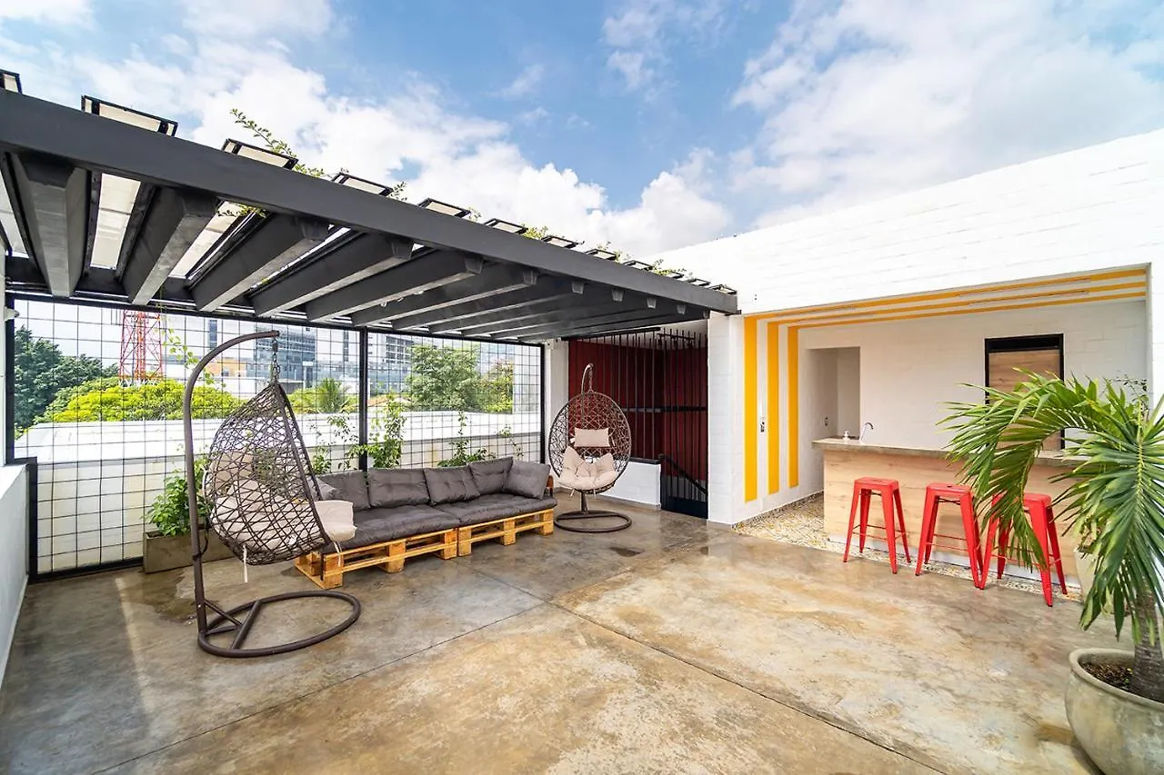 ホテル Ayenda Living Box カリ